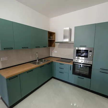 דירה Swieqi 1bdr Luxury Penthouse With Jacuzzi *