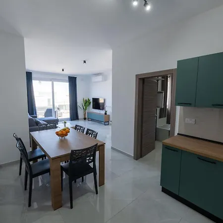 Swieqi 1bdr Luxury Penthouse With Jacuzzi Is-Swieqi