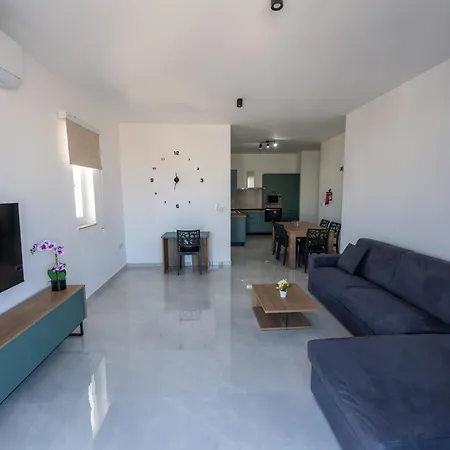 Apartament Swieqi 1bdr Luxury Penthouse With Jacuzzi