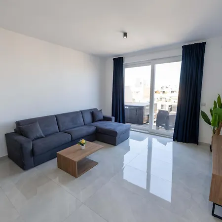דירה Swieqi 1bdr Luxury Penthouse With Jacuzzi
