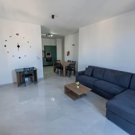 דירה Swieqi 1bdr Luxury Penthouse With Jacuzzi Is-Swieqi
