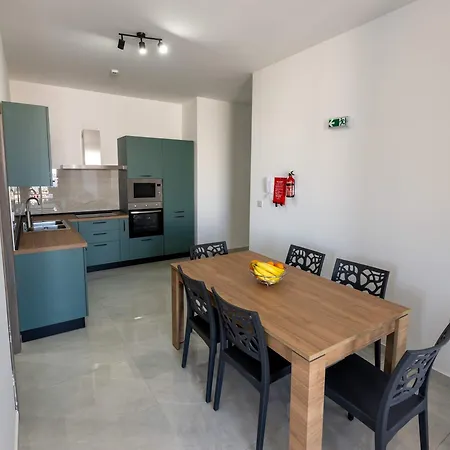 דירה Swieqi 1bdr Luxury Penthouse With Jacuzzi